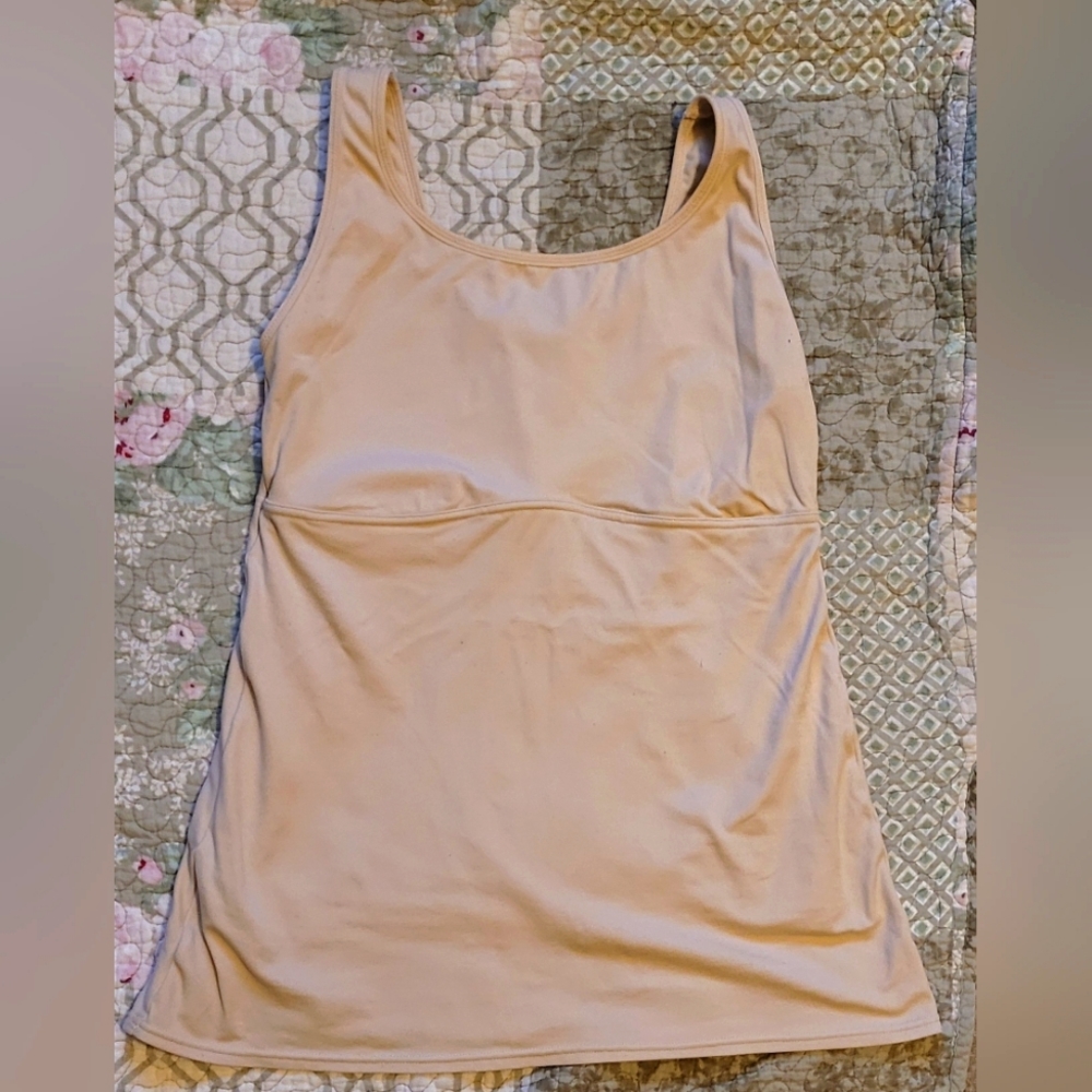 Maidenform FLEXEES Shapewear Scoop Neck Tank